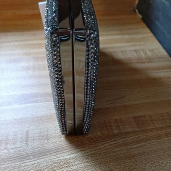 Kurt Geiger NWT Silver Rhinestone Clutch/ Crossbody With Dustbag - Picture 5 of 8